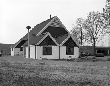 815395 Gezicht op de net opgeleverde kinderboerderij De Koppel (Koppeldijk 115) te Utrecht.
